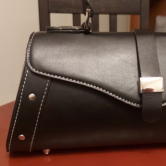 Jeannie Lottie structured mini handbag - Picture 3 of 10